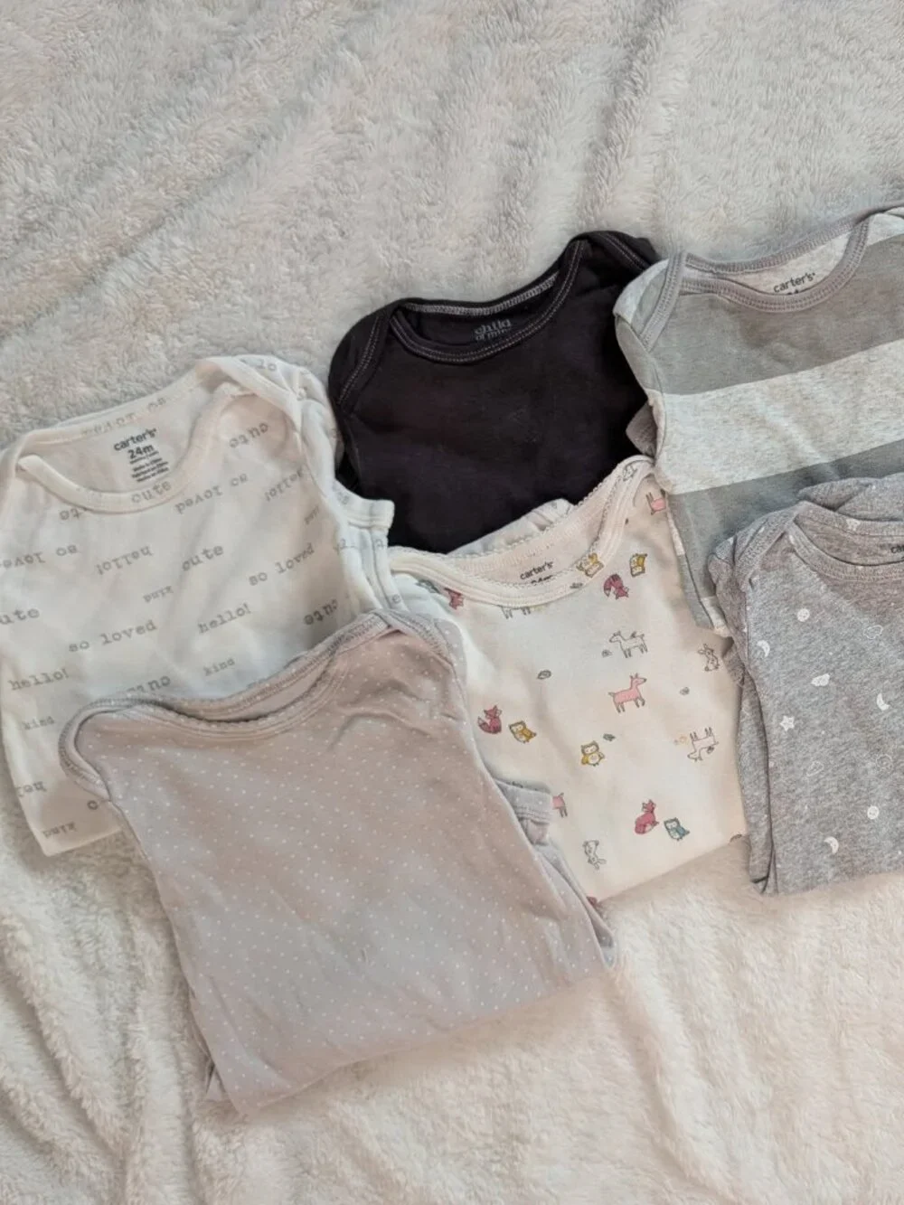 Long and Short Sleeve Baby Unisex Onesie Bundle Size 18-24 Months